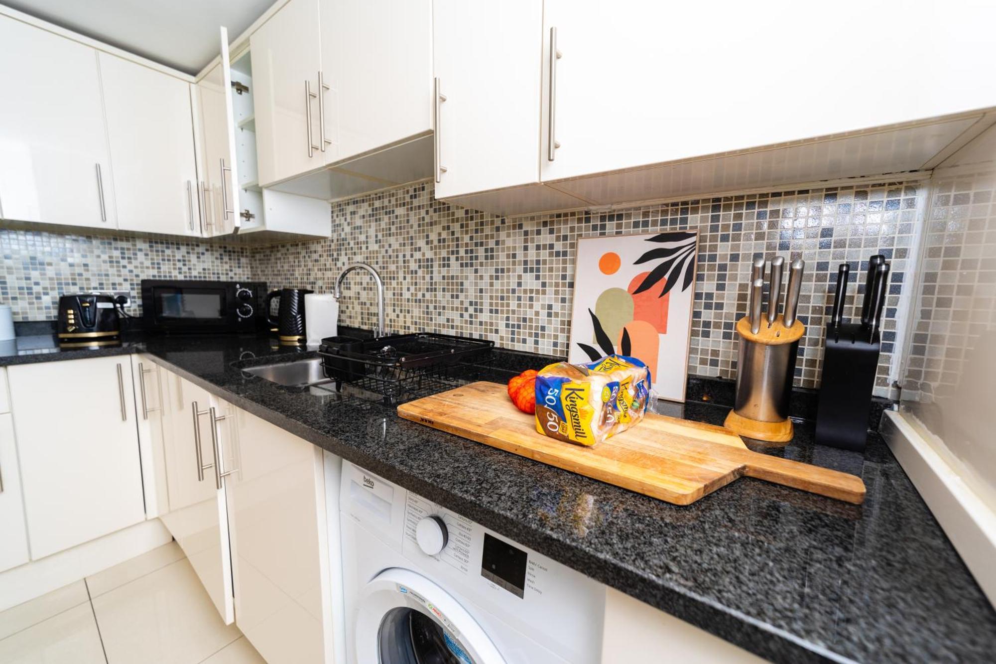 Spacious Flat With Patio & Parking In City Centre Ρίντινγκ Εξωτερικό φωτογραφία